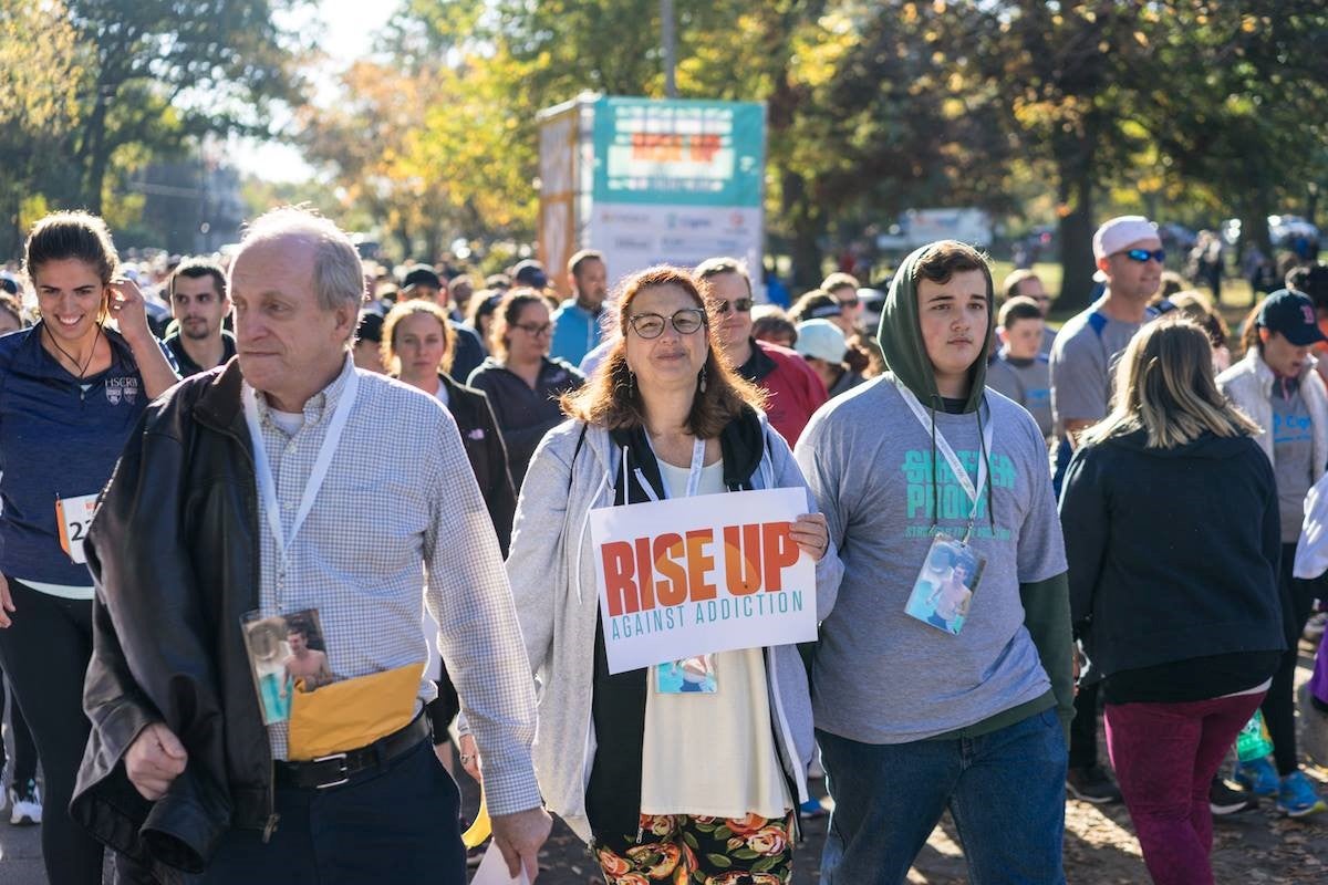 Shatterproof’s Rise Up Against Addiction Walk Soldier Field